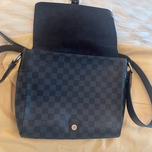 Louis Vuitton new bag , LV Alfa Messenger, good size Medium bag - Picture 8 of 16